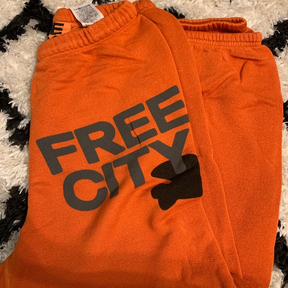 freecity - Picture 2 of 3